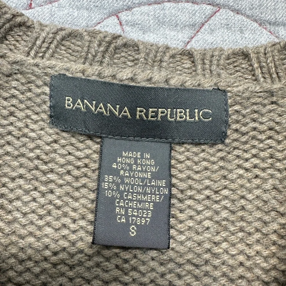 Banana Republic very good